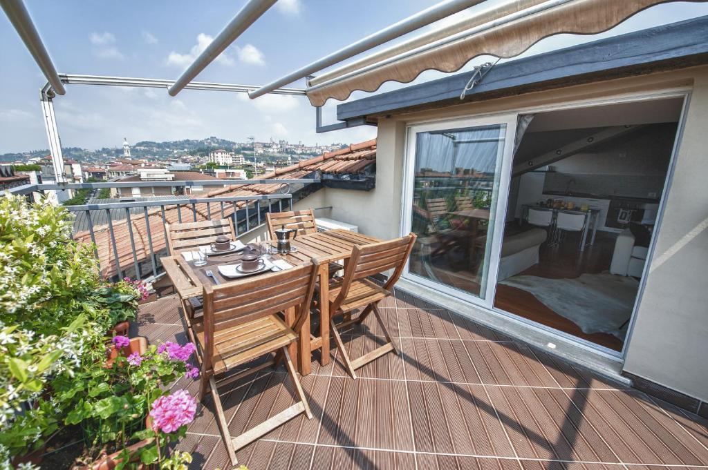Cute & Cozy Terrace Apartment Bergamo Cameră foto